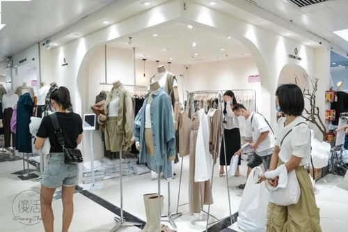 服裝批發(fā)城年中清倉(cāng)大促，低至10元起，500元裝一麻袋！